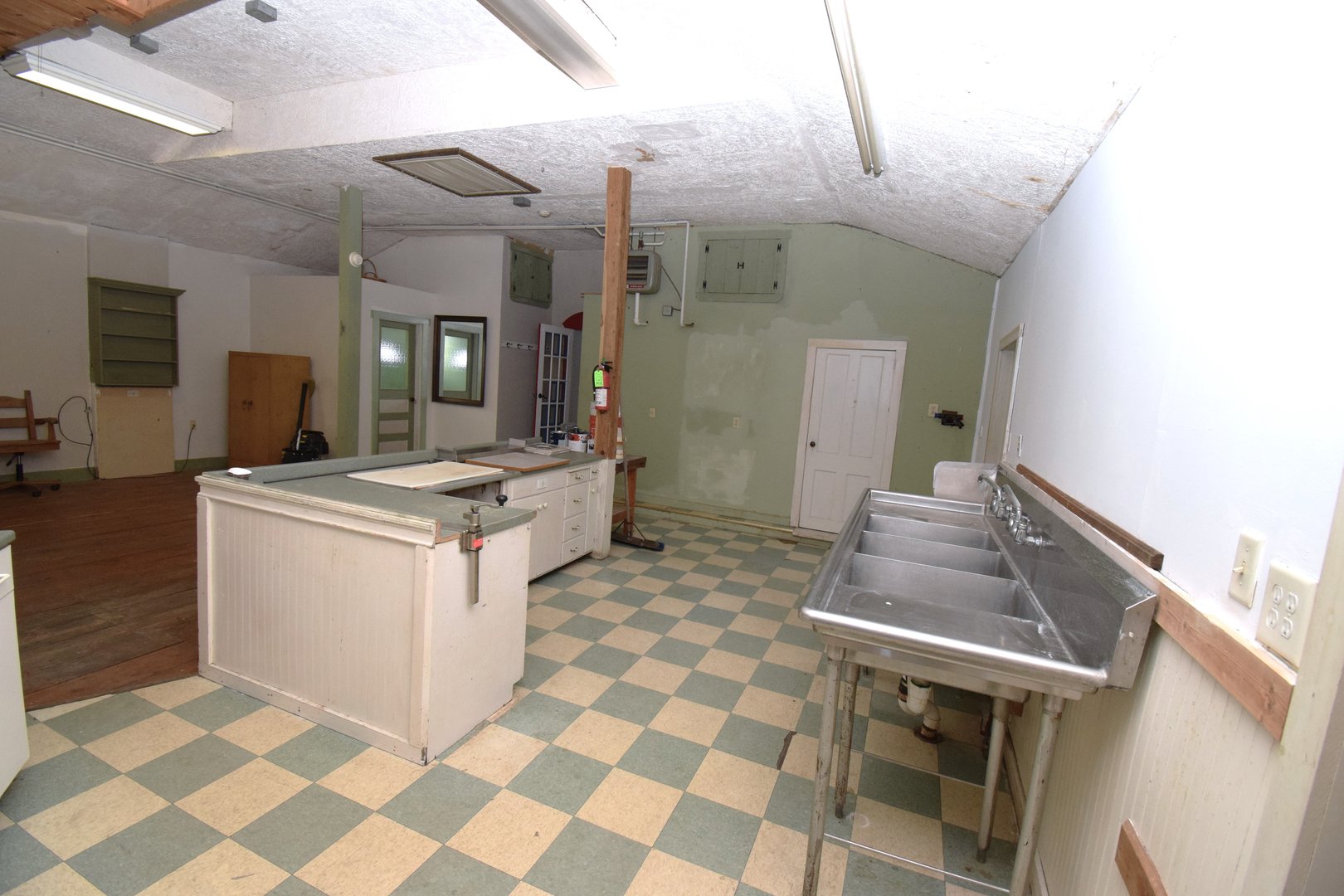 34 Lyme Street Photo 32