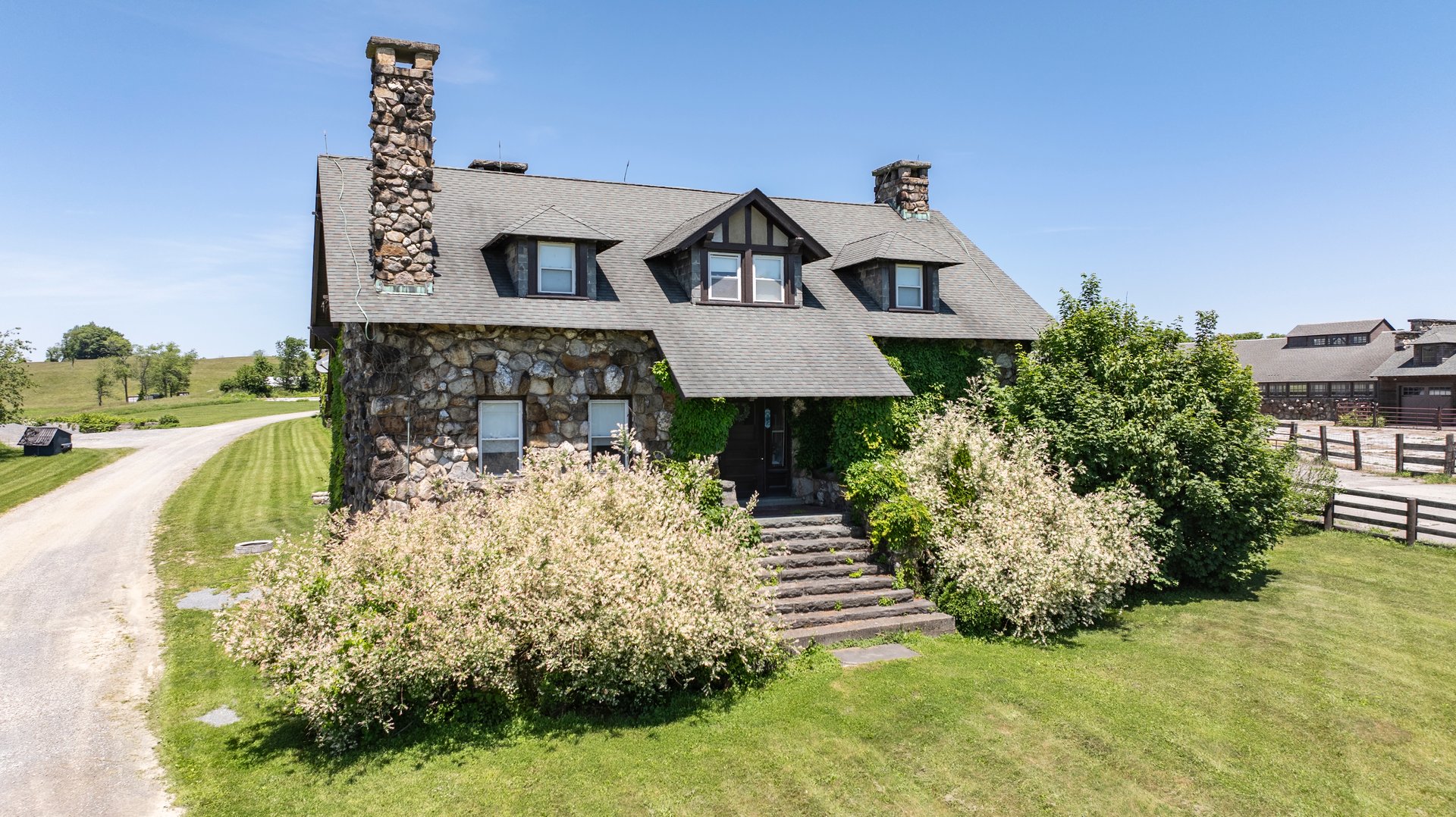 45 Hitchcock Lane Photo 23