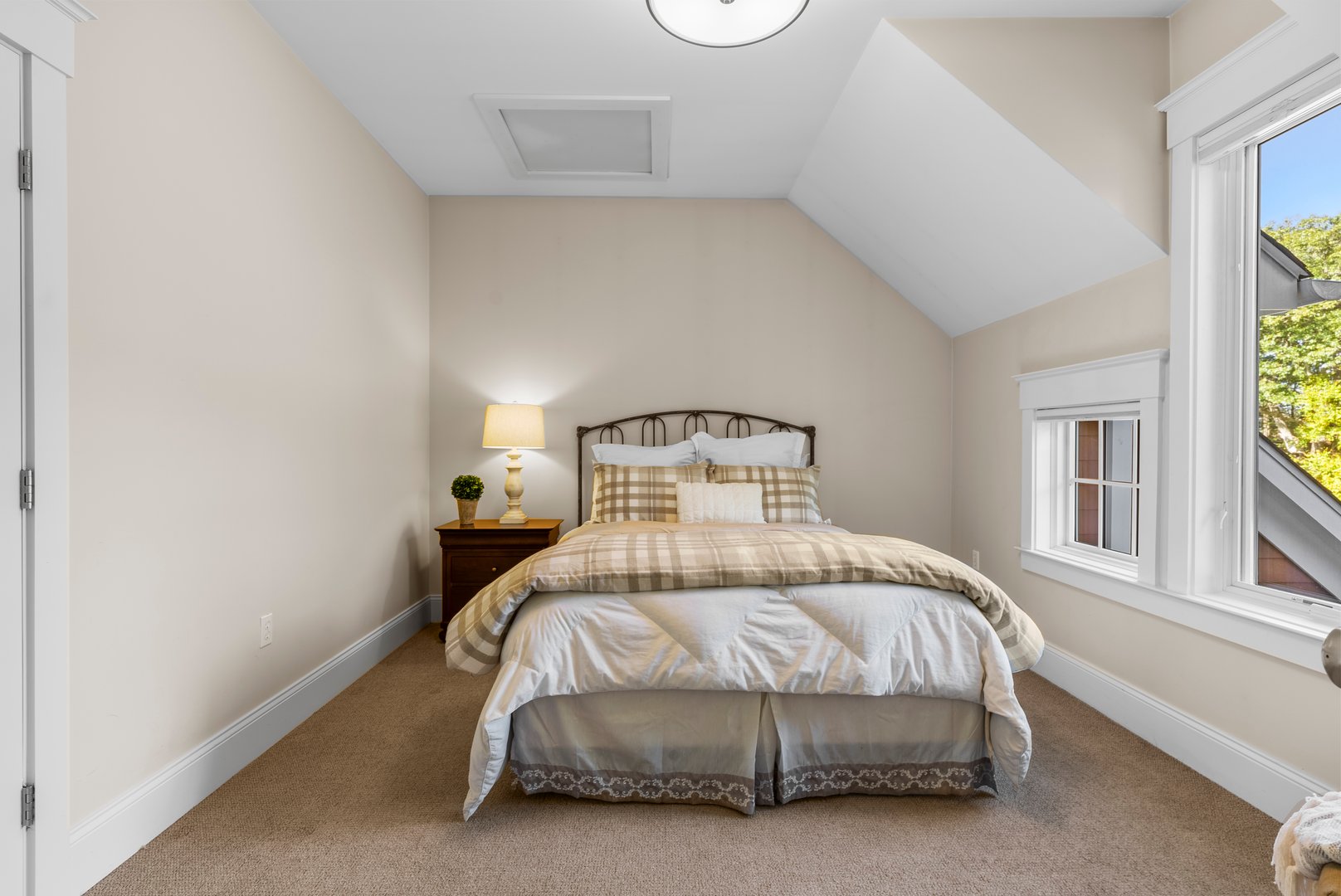 15 Thronebrook Way Photo 29