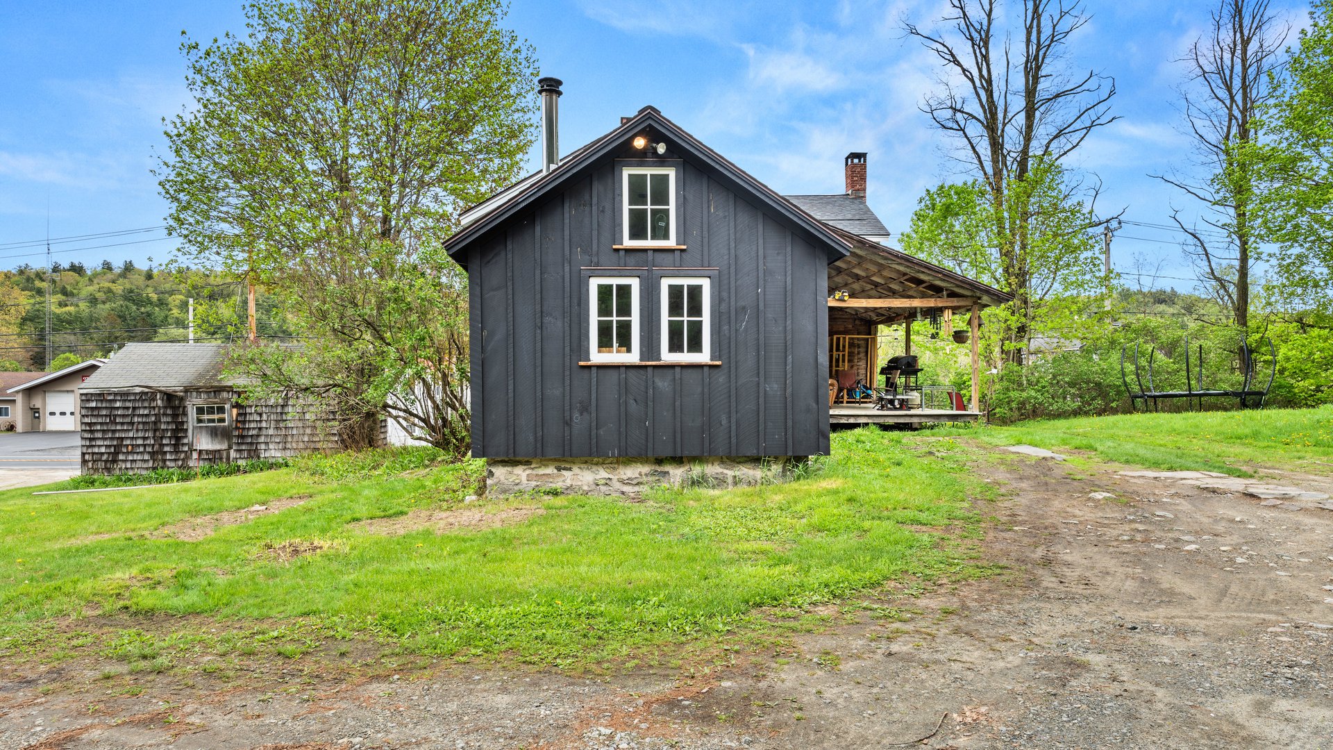 32 S Main Rd Photo 2