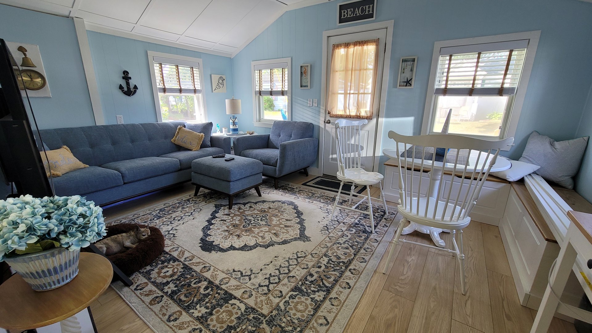 7 Third Street Photo 3