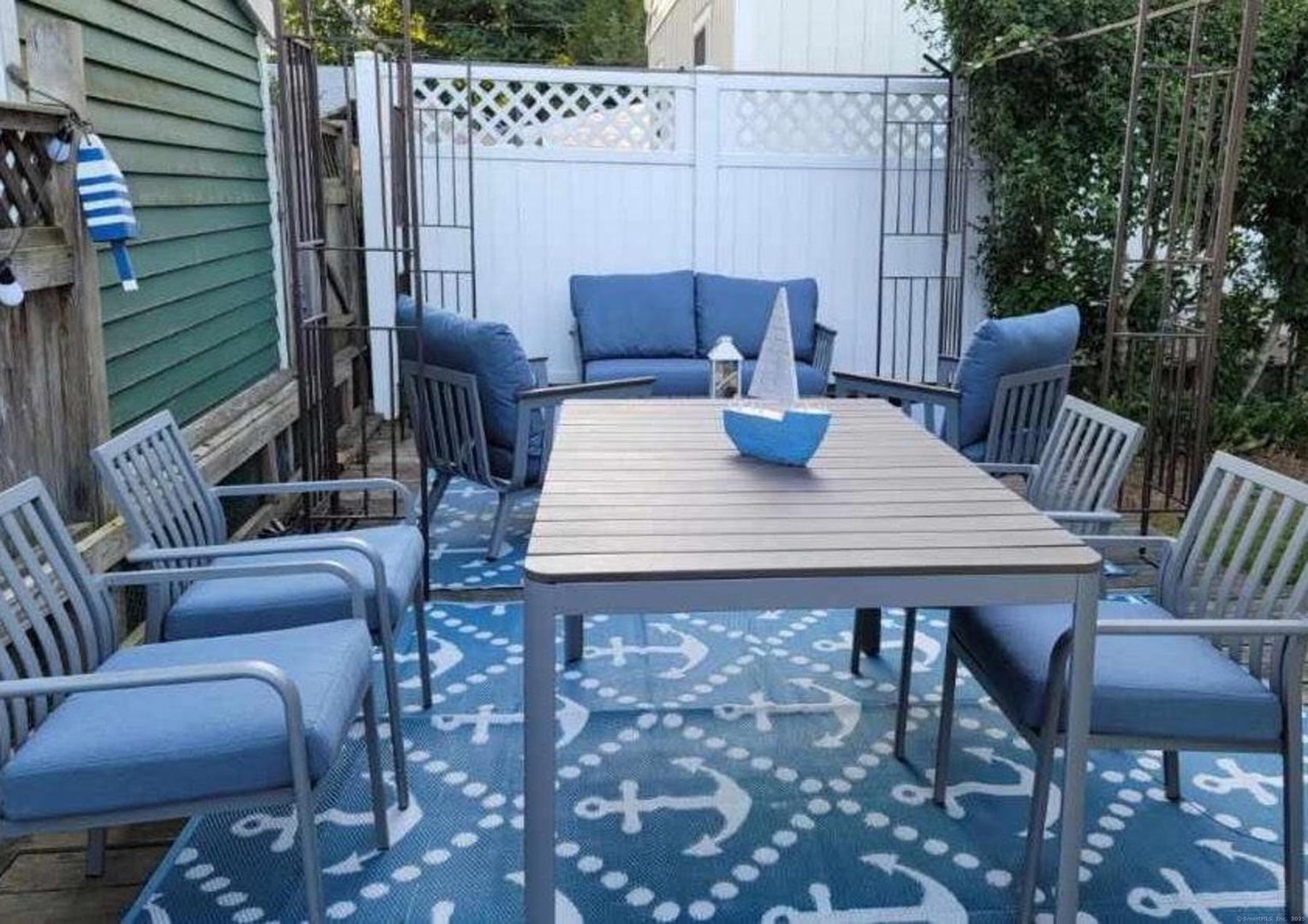 7 Third Street Photo 10