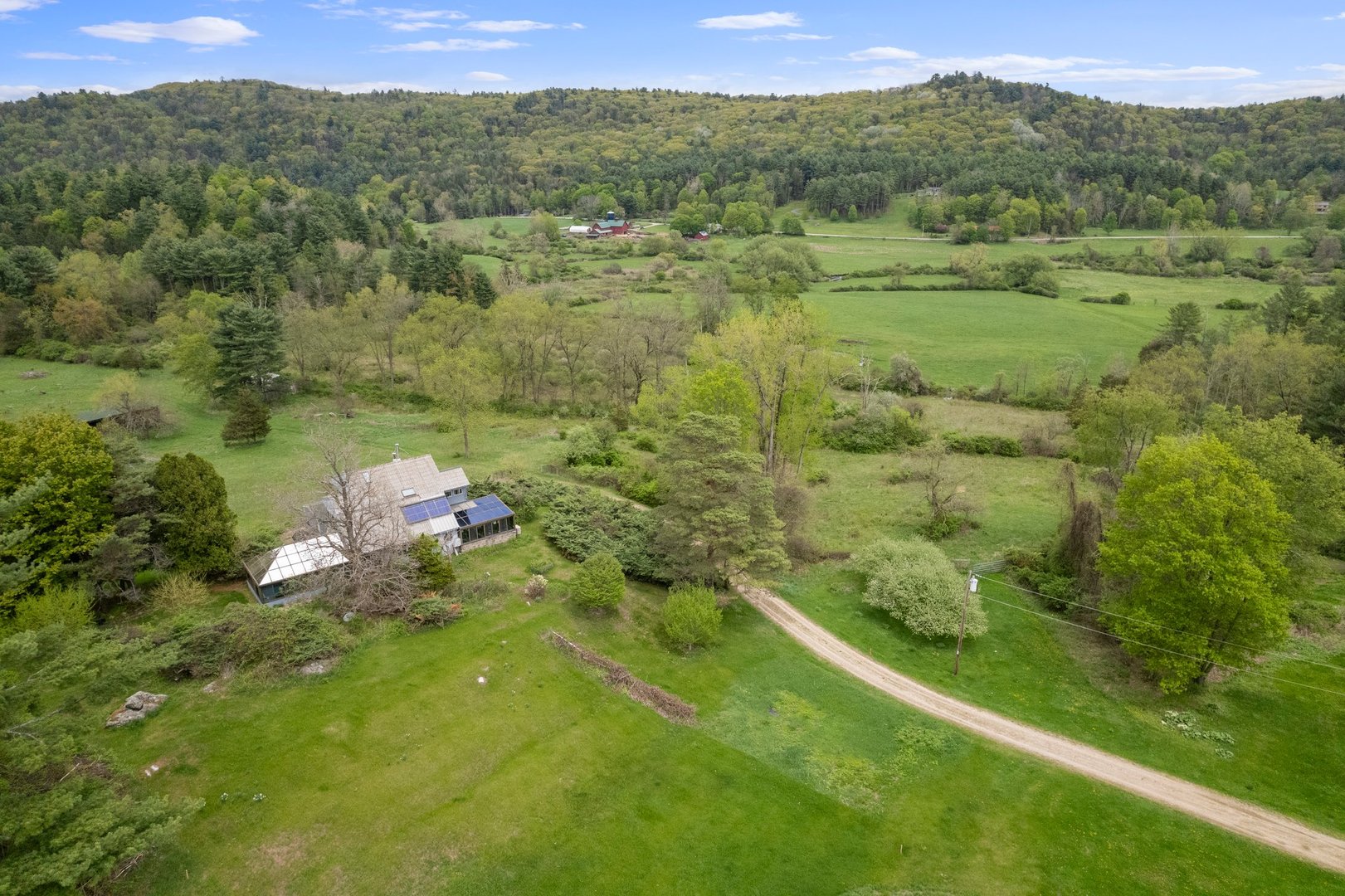 278 And 282 Farnum Road Photo 6