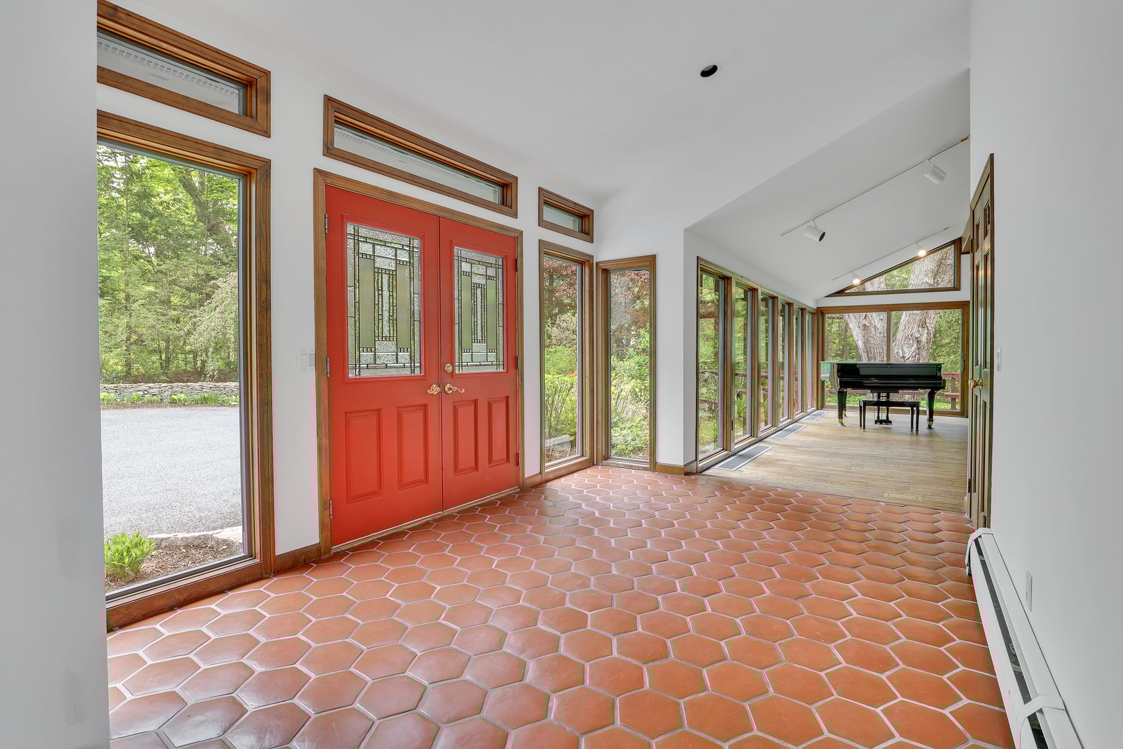 89 East Street Photo 2