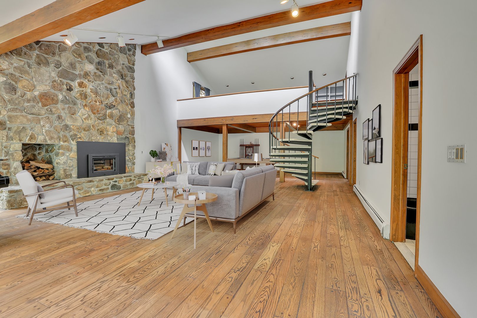 89 East Street Photo 5