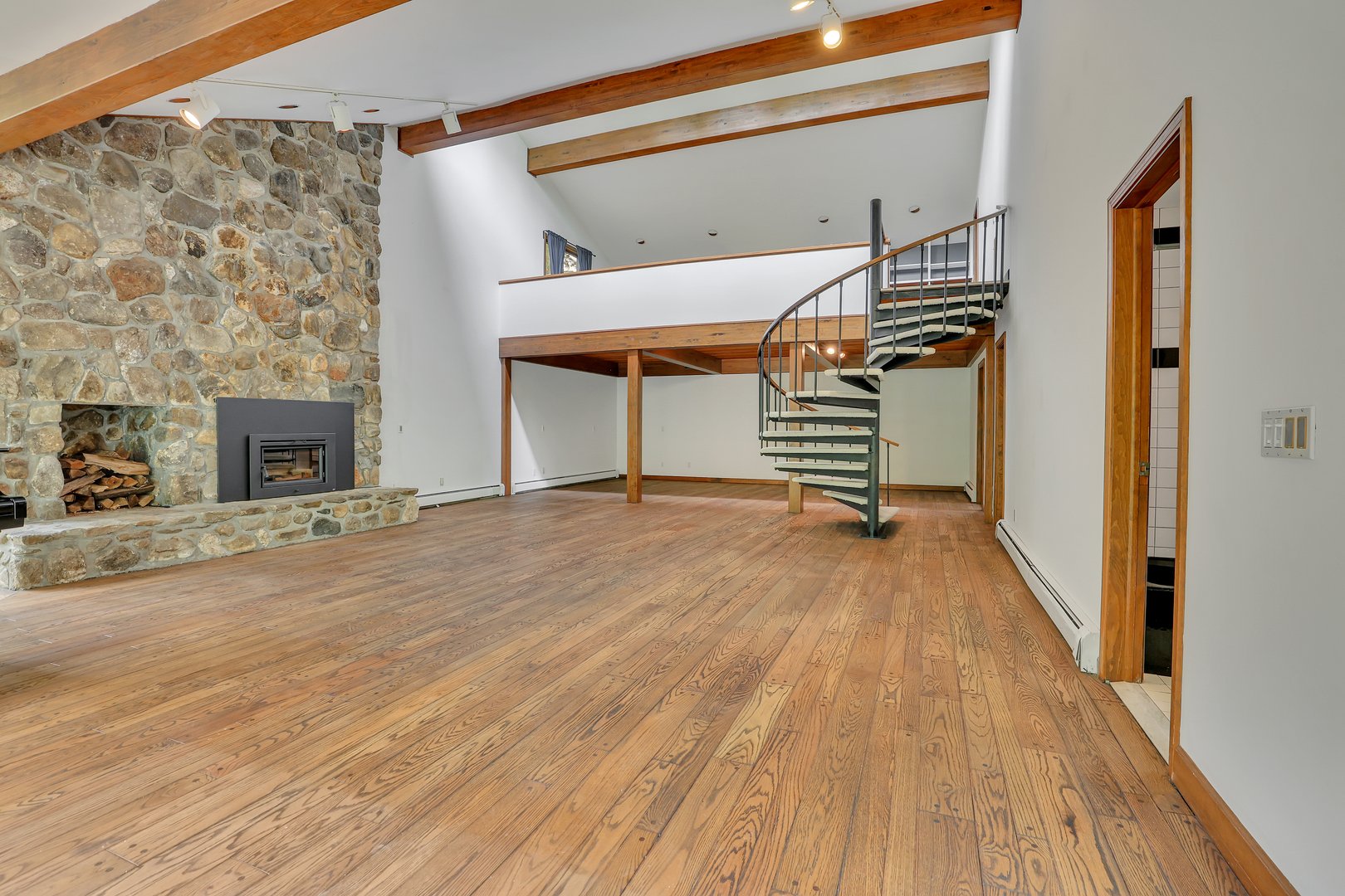 89 East Street Photo 6