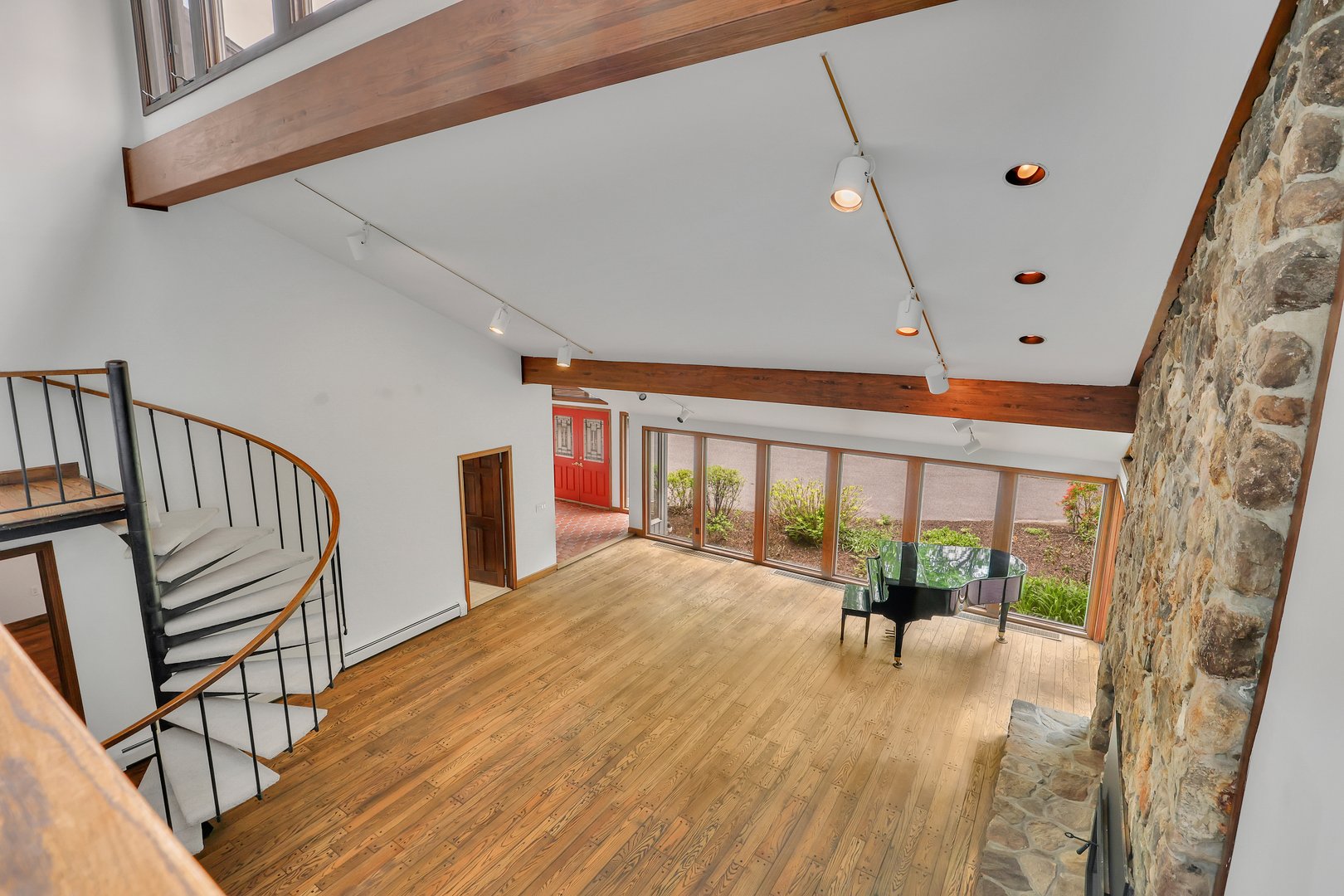 89 East Street Photo 18