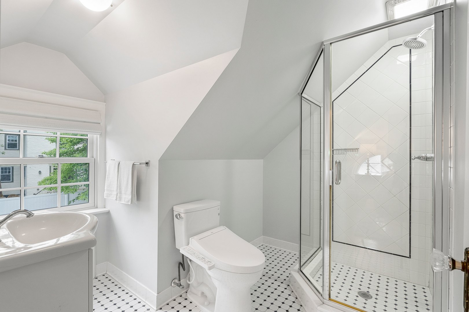 34 Edgewood Avenue Photo 39