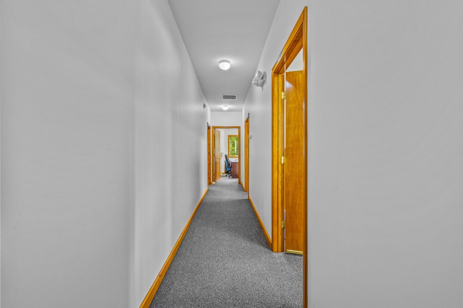 200 West Town Street Photo 31