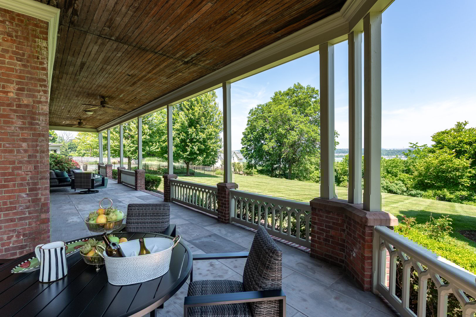 560 Grand Avenue Photo 42