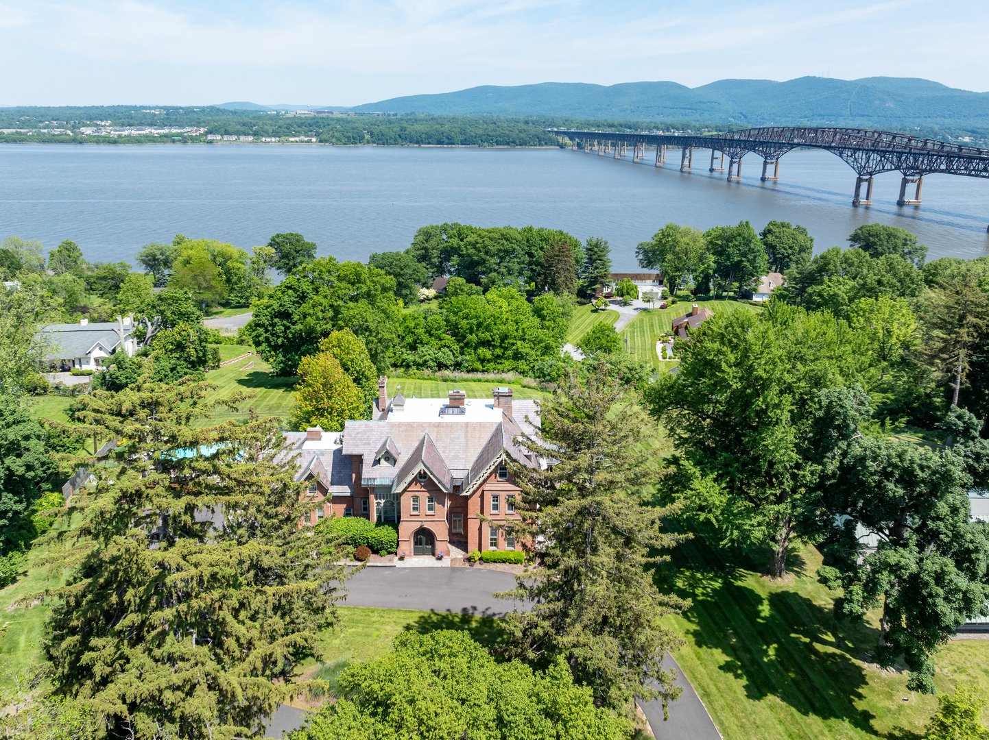 560 Grand Avenue Photo 47