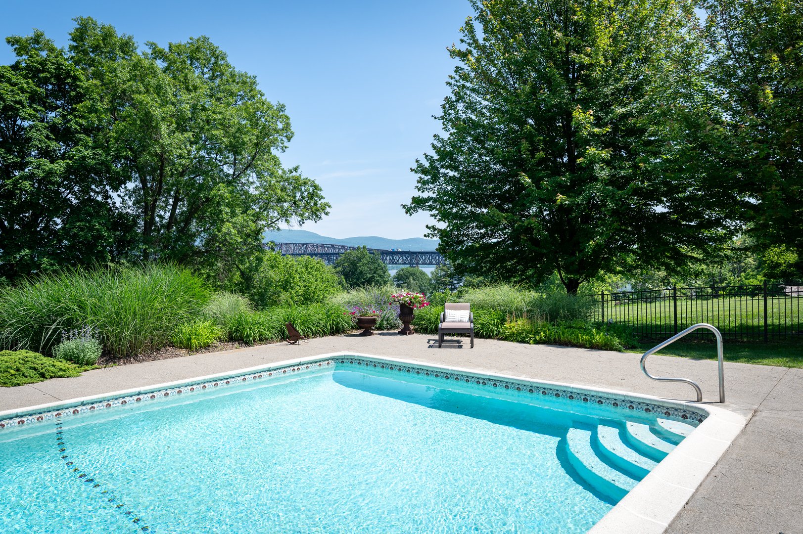 560 Grand Avenue Photo 38