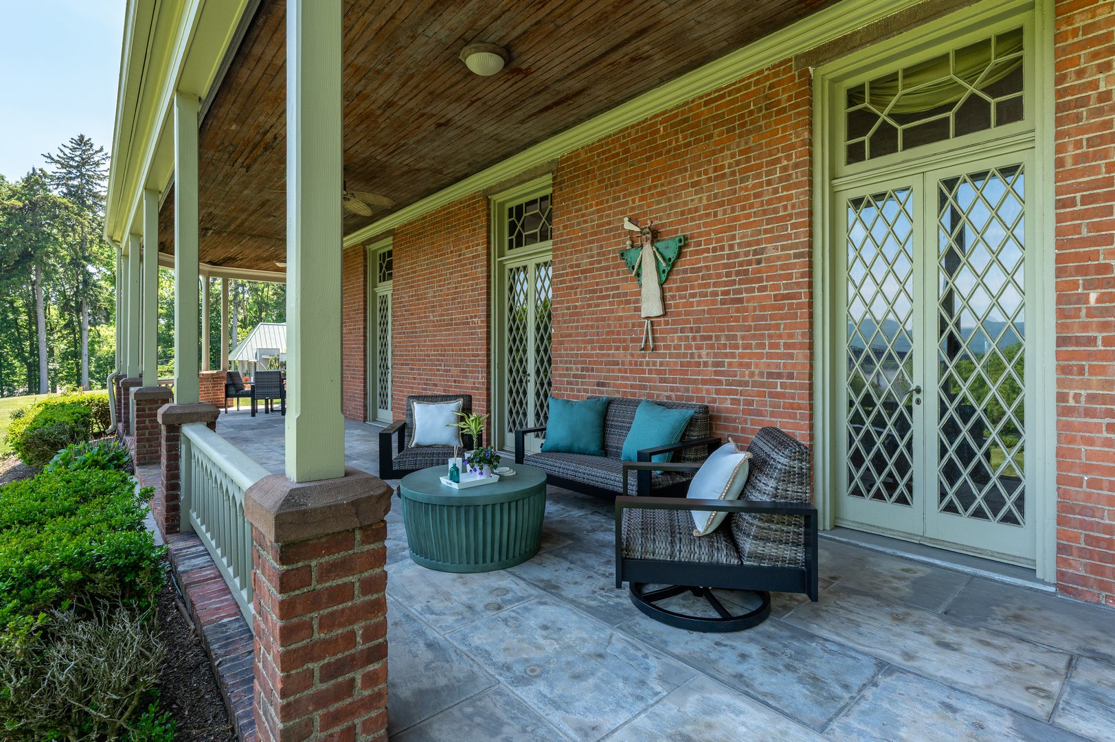 560 Grand Avenue Photo 40