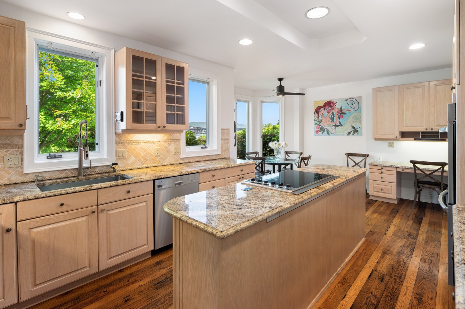 560 Grand Avenue Photo 19