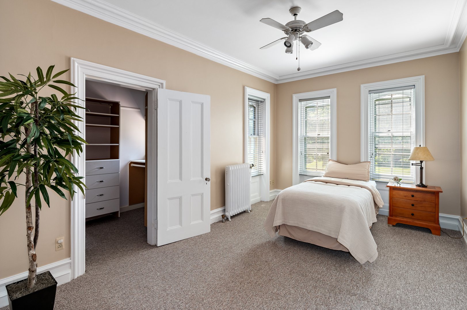 560 Grand Avenue Photo 30