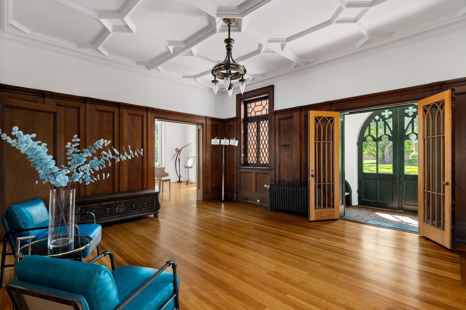 560 Grand Avenue Photo 5