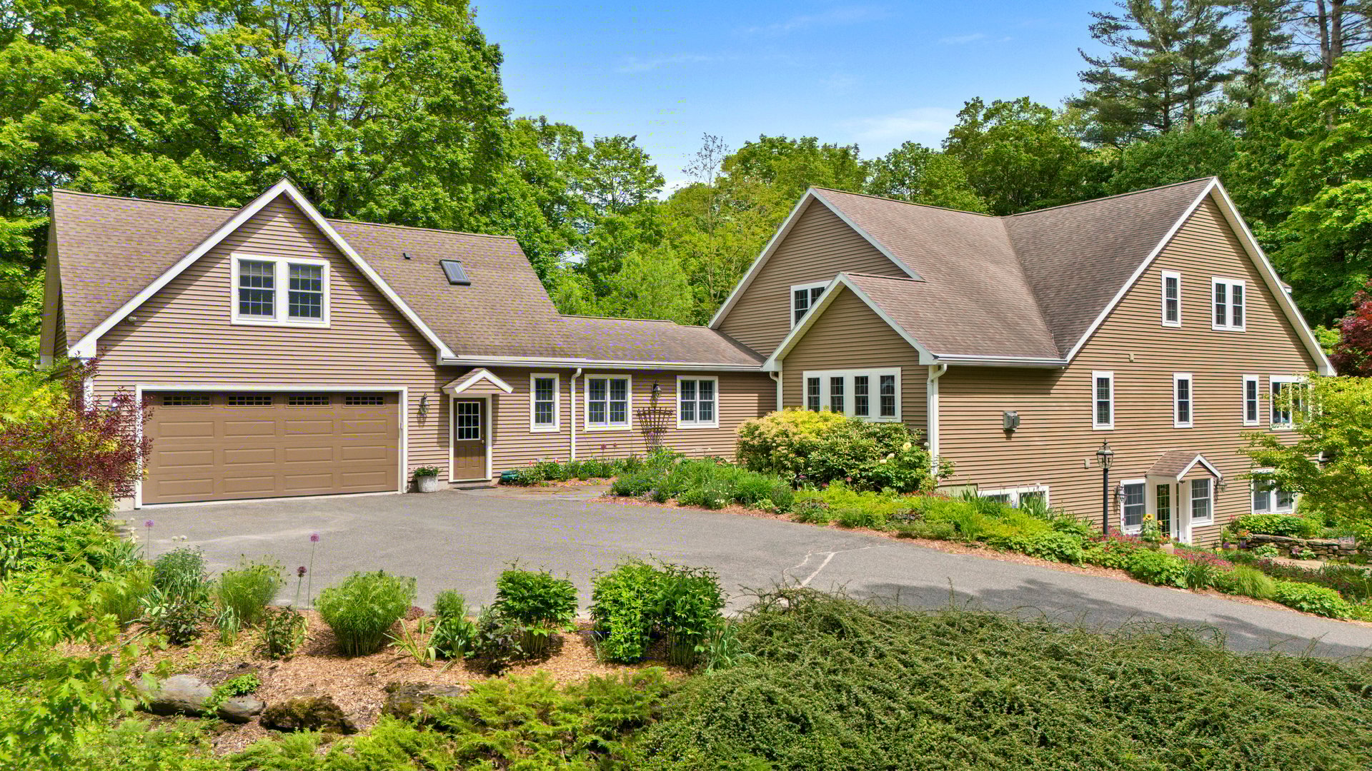 13 Taconic Ave Photo 5