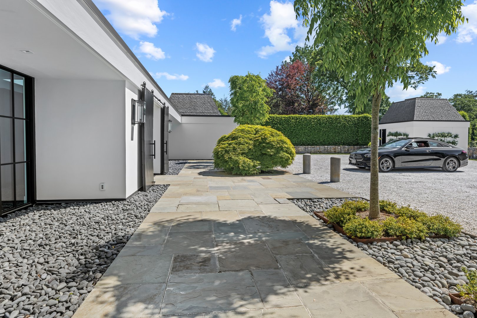 4900 Congress Street Photo 4