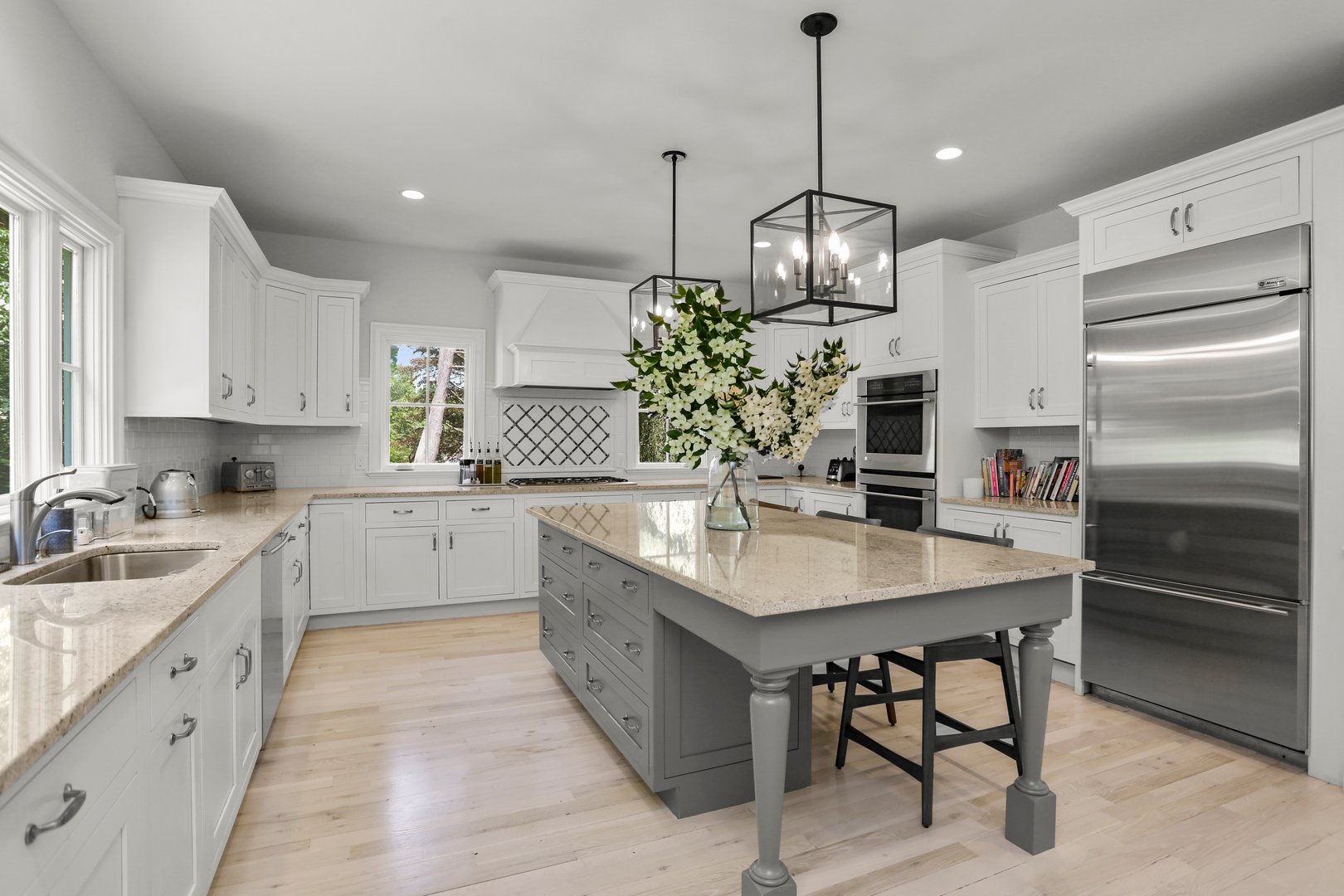 220 Burr Street Photo 8