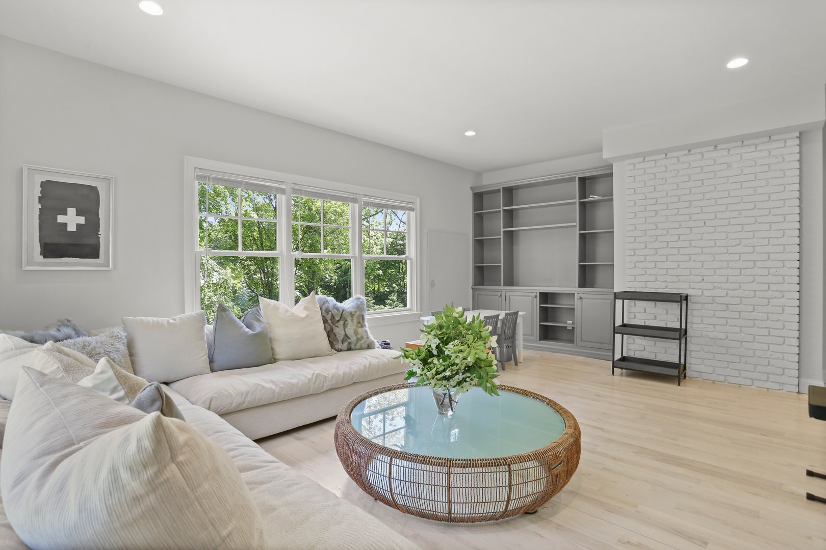 220 Burr Street Photo 11