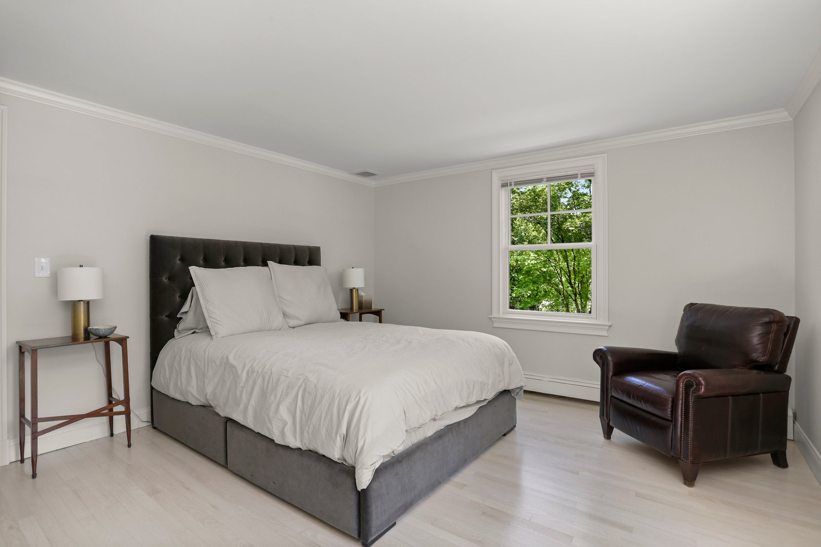 220 Burr Street Photo 15