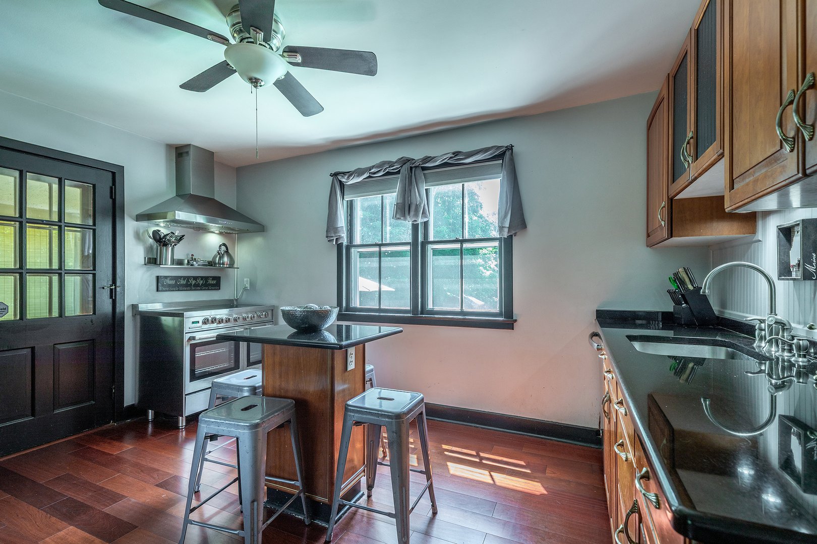 14 Cook Street Photo 6