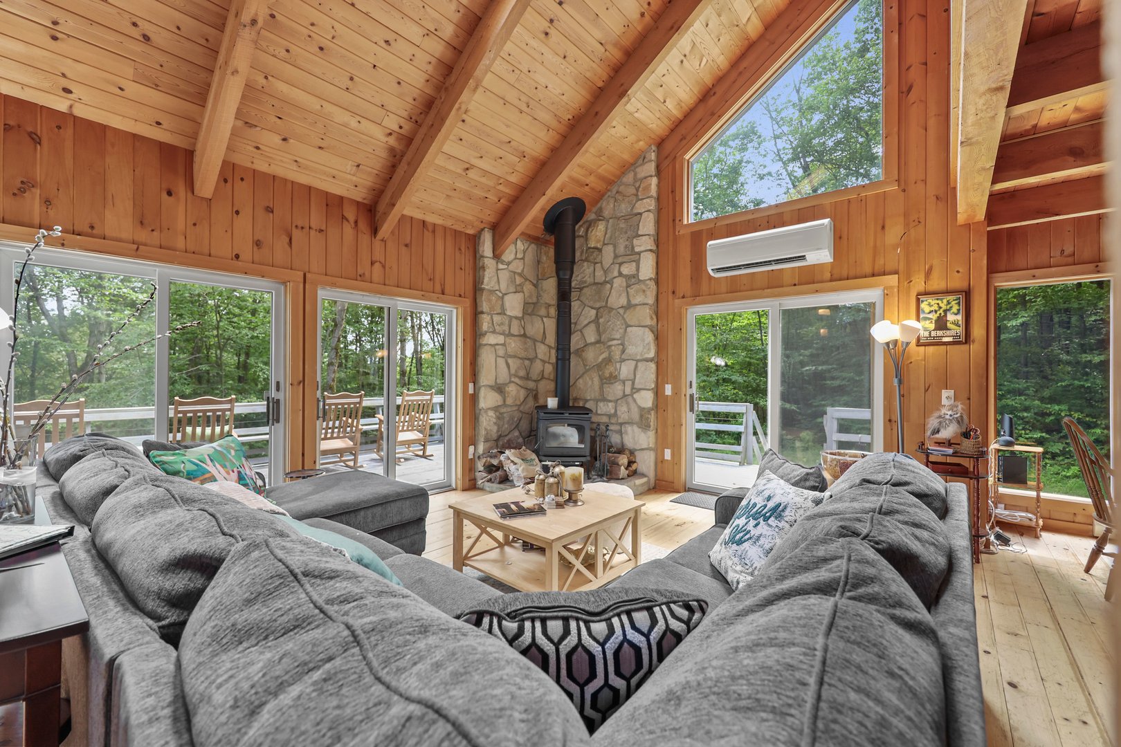 112 Silver St Photo 13