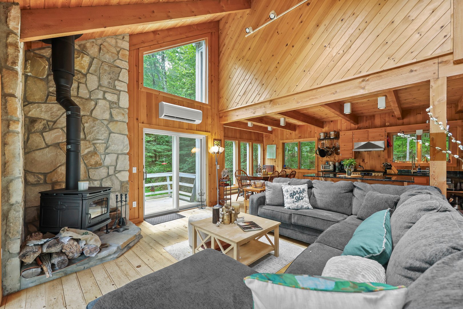 112 Silver St Photo 16