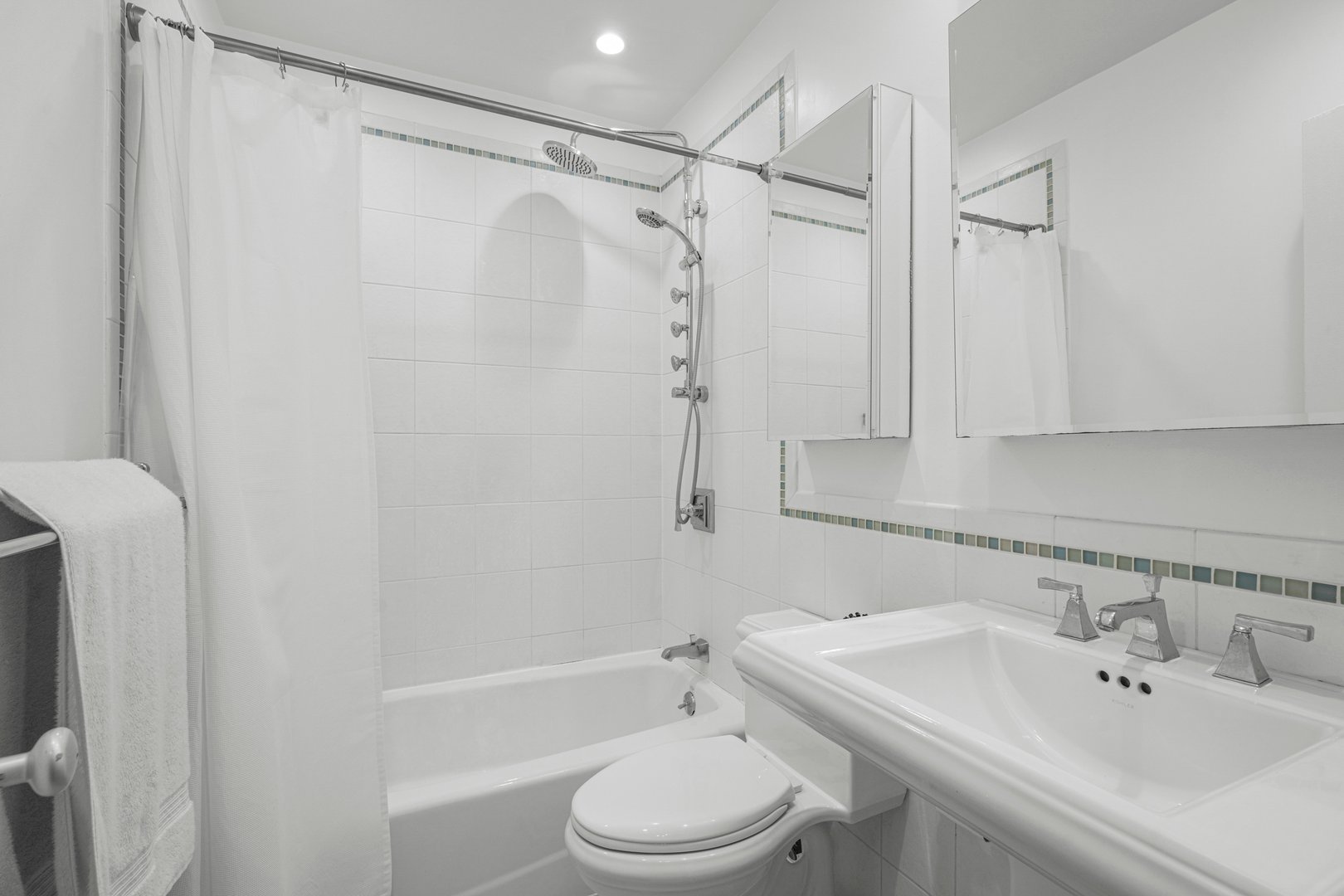 325 King Street  #4D Photo 12