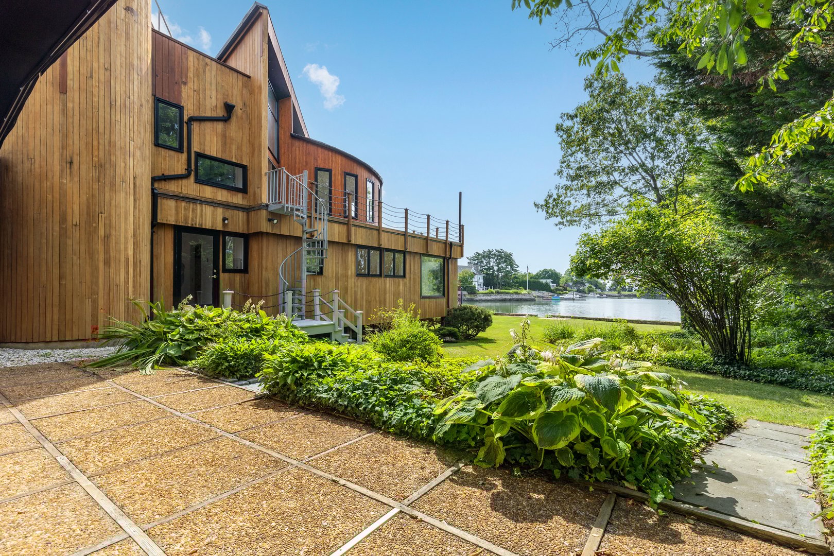 1160 Greacen Point Road Photo 11