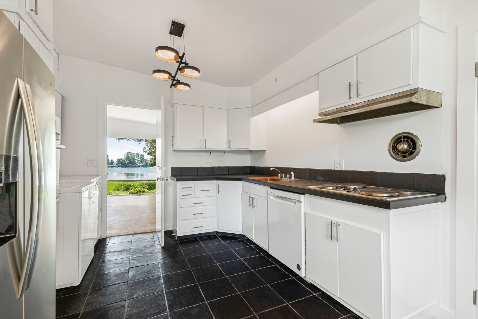 1160 Greacen Point Road Photo 18