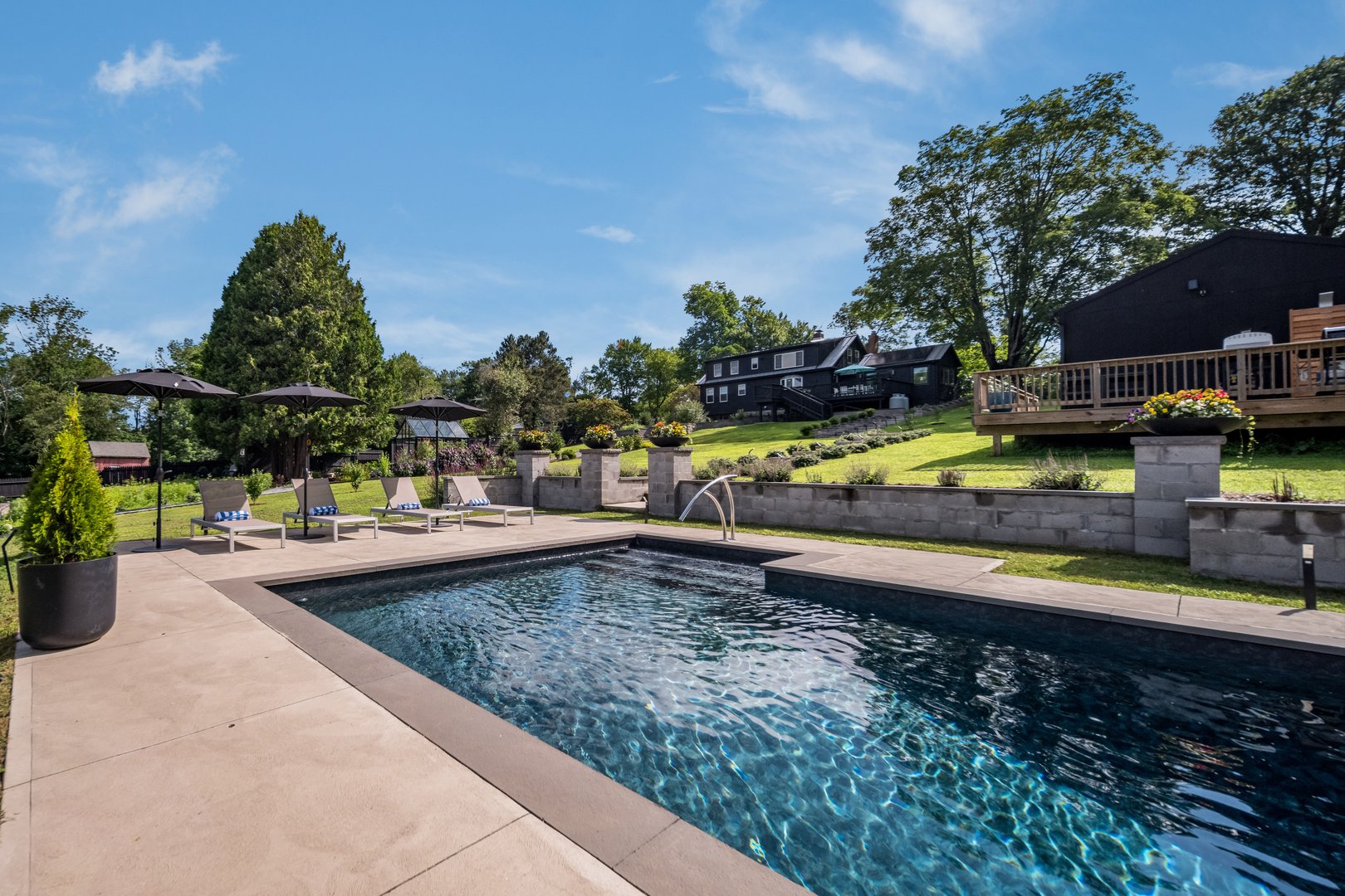 55 Bogel Road Photo 35