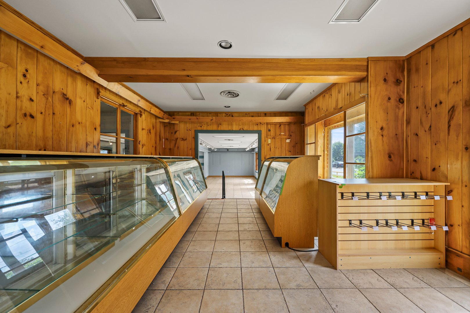 260 Stockbridge Rd Photo 8