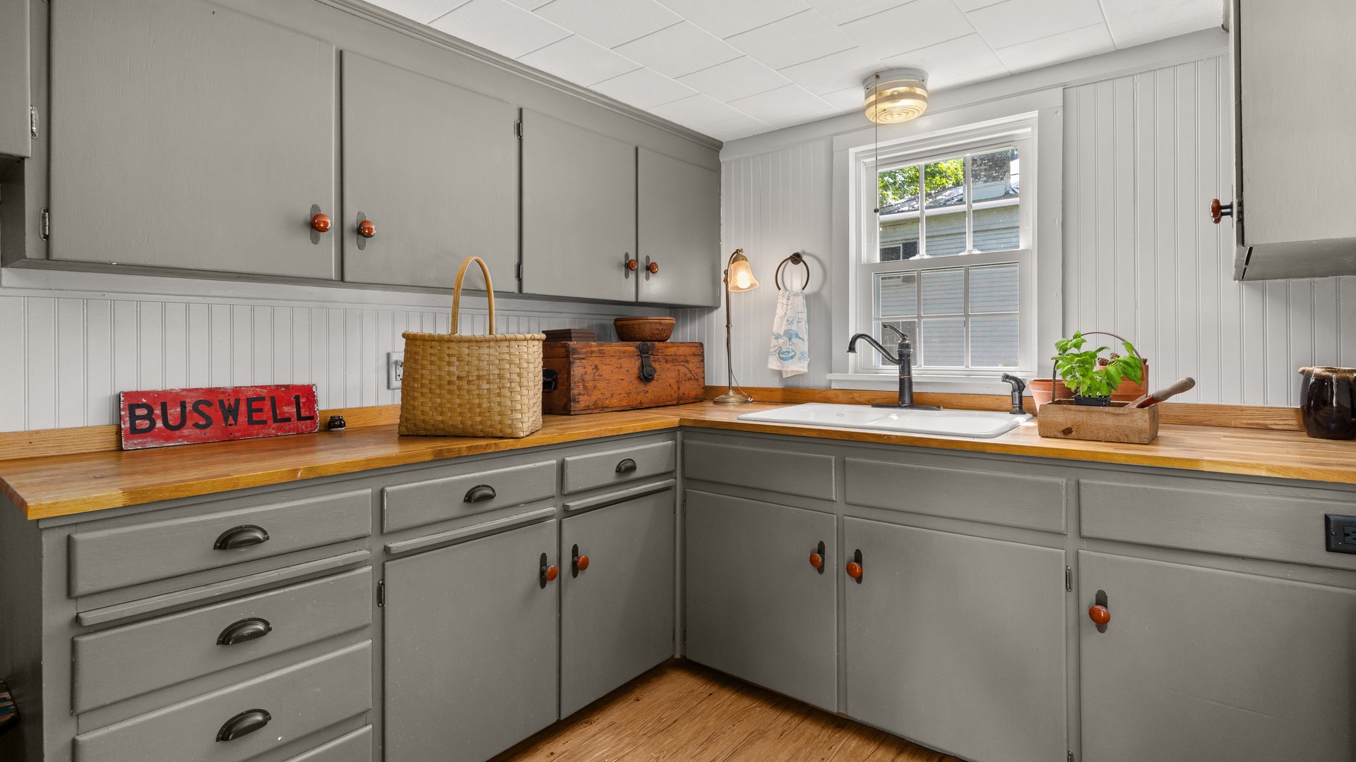 533 Shaker Museum Road Photo 14