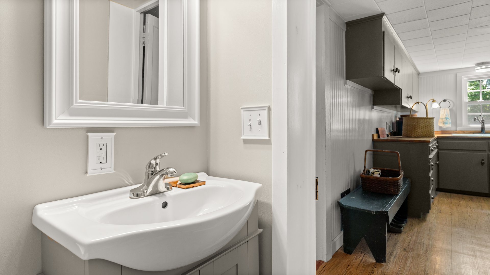 533 Shaker Museum Road Photo 16