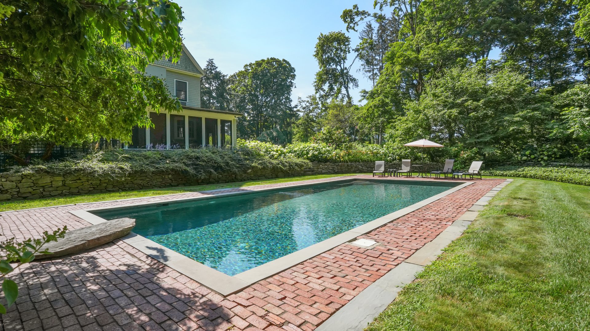 79 Hilltop Road Photo 28