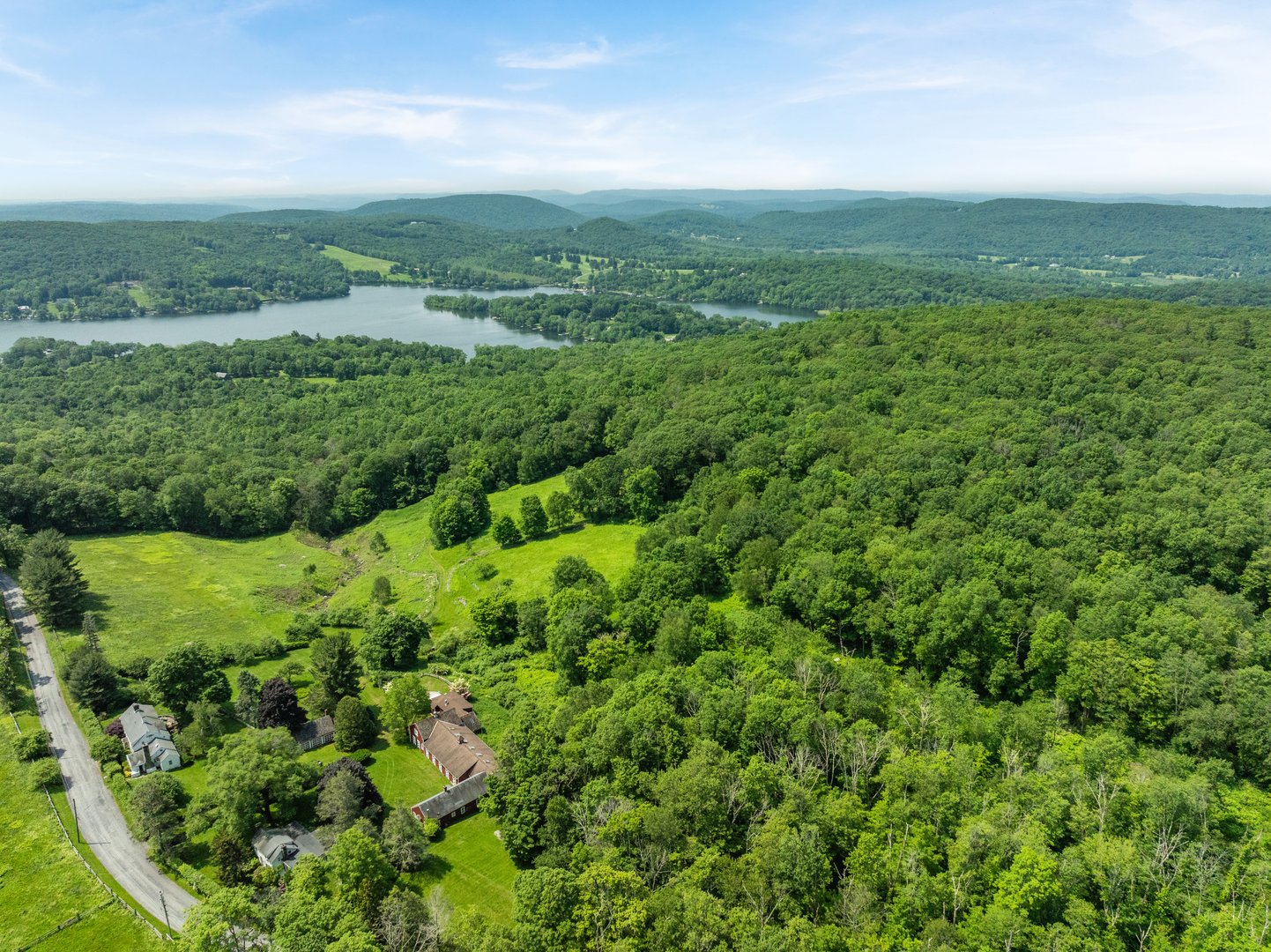 132 Curtiss Road Photo 3