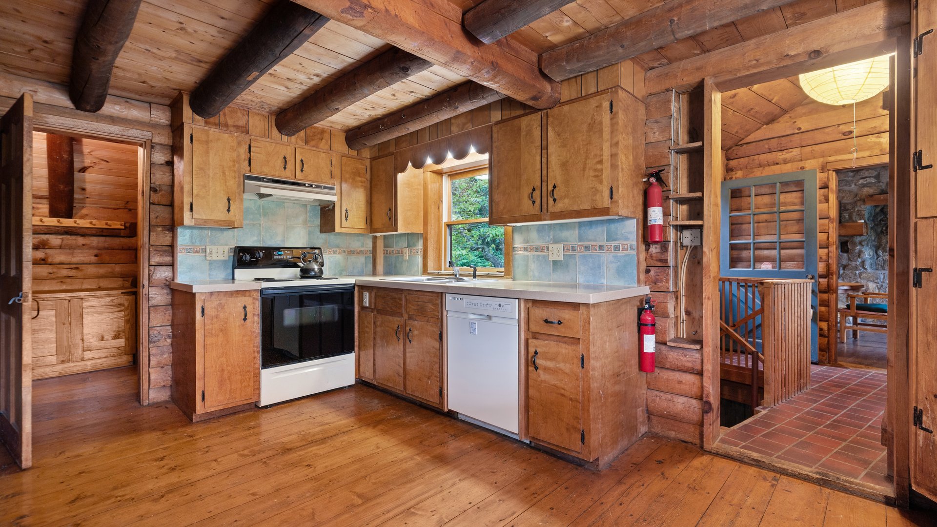 76 Corashire Rd Photo 6