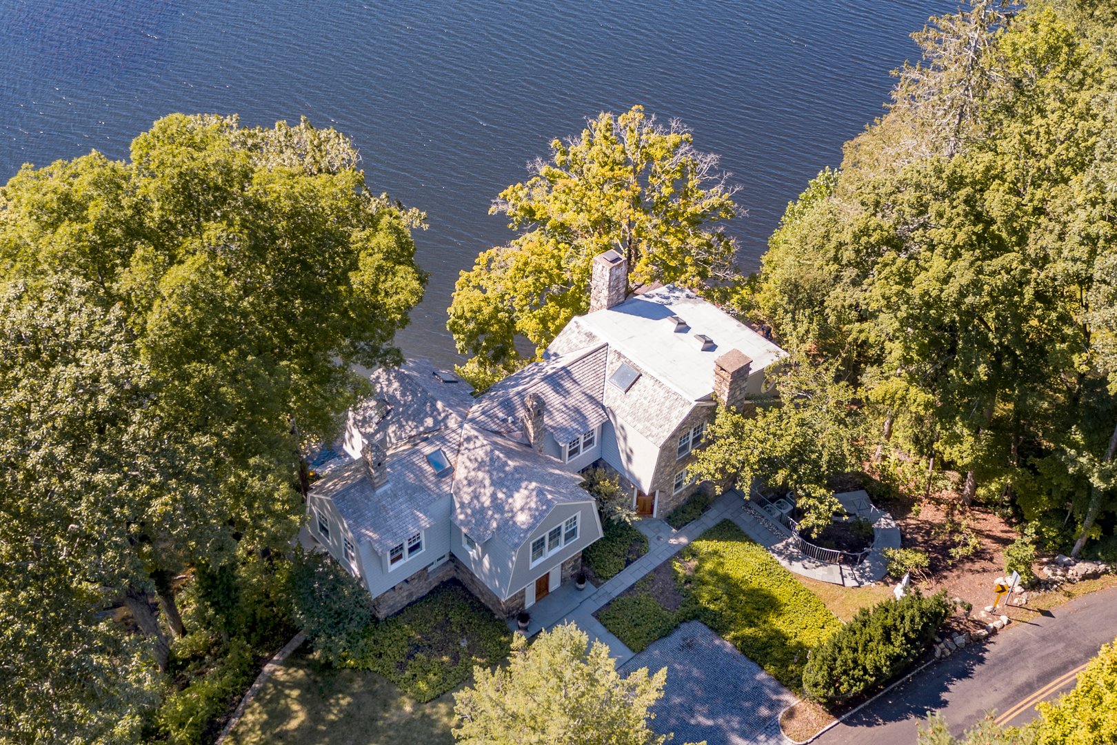 448 Lake Drive Photo 3