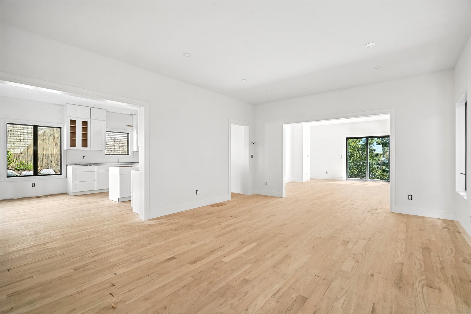 64 1/2 Exchange Place Photo 7