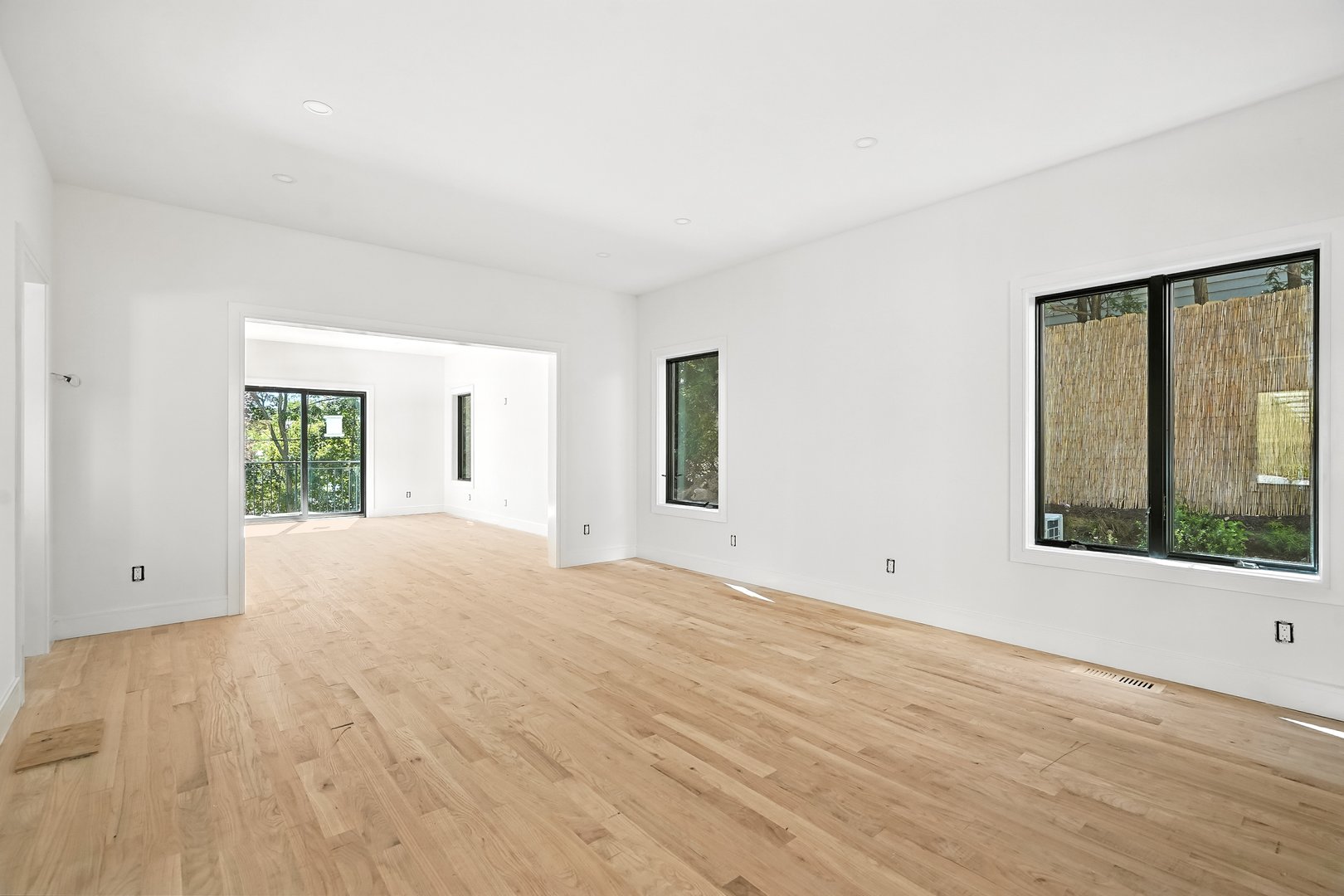 64 1/2 Exchange Place Photo 8