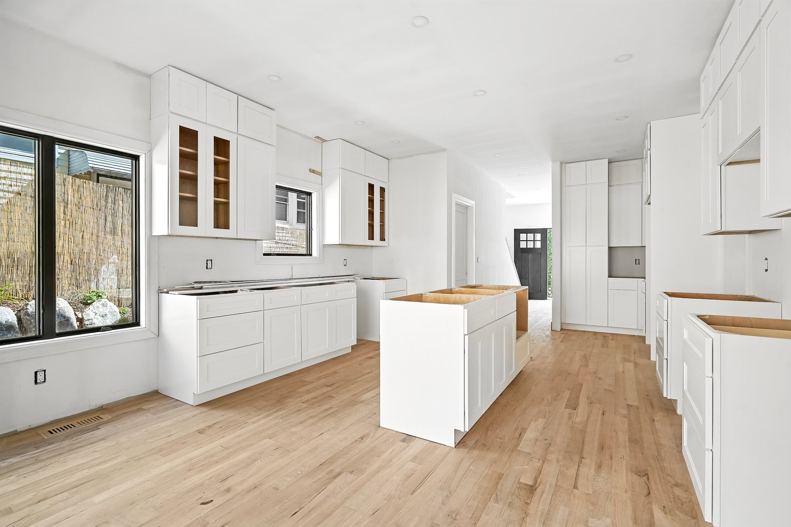 64 1/2 Exchange Place Photo 9