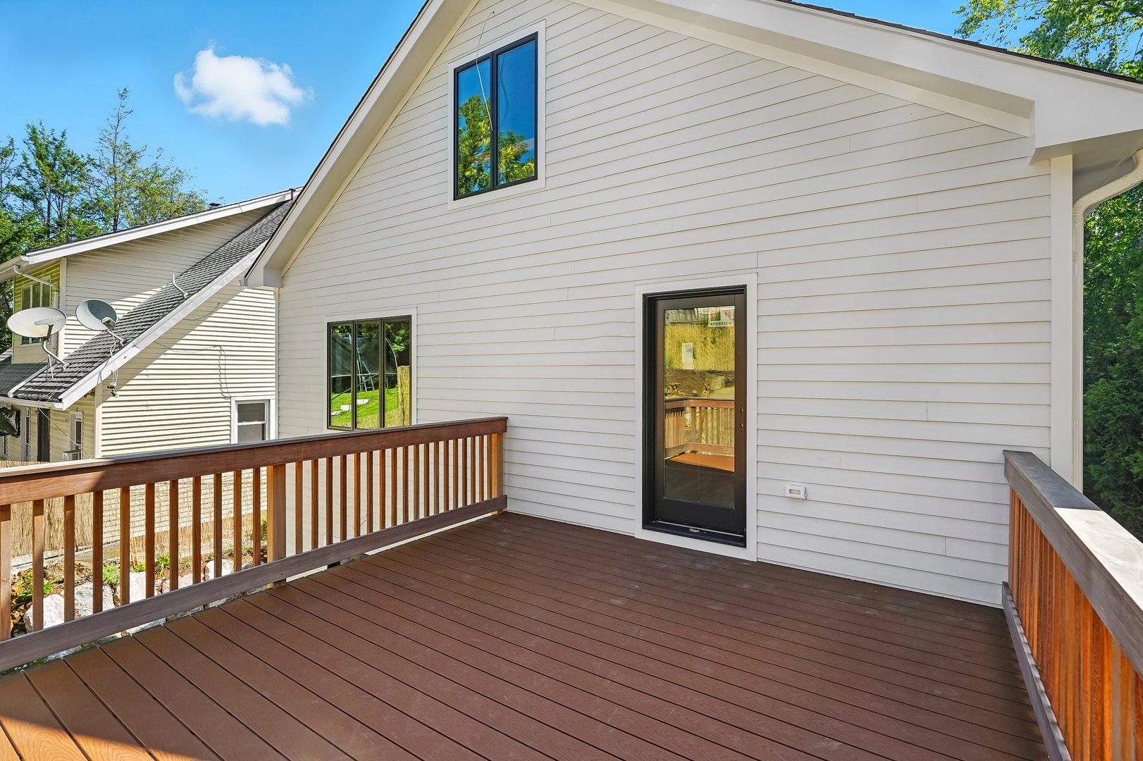 64 1/2 Exchange Place Photo 16