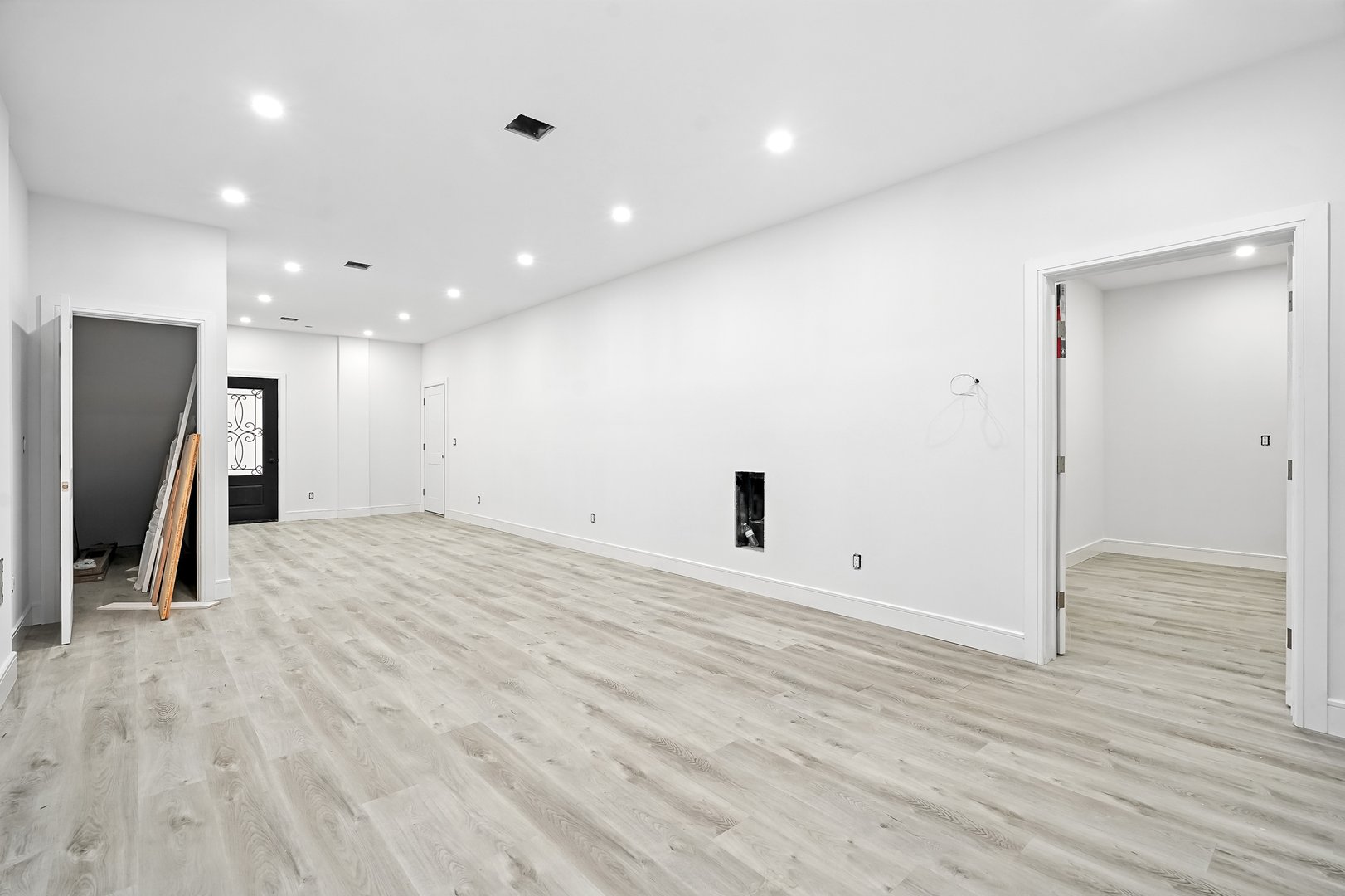 64 1/2 Exchange Place Photo 21