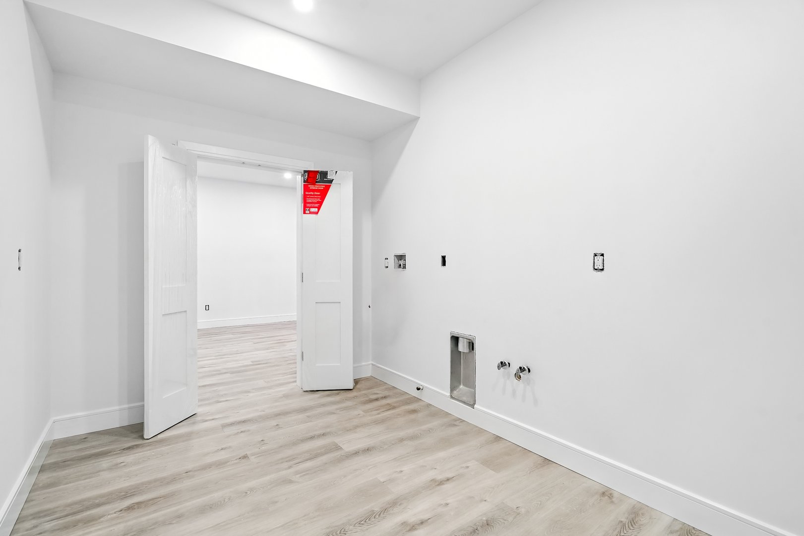 64 1/2 Exchange Place Photo 23