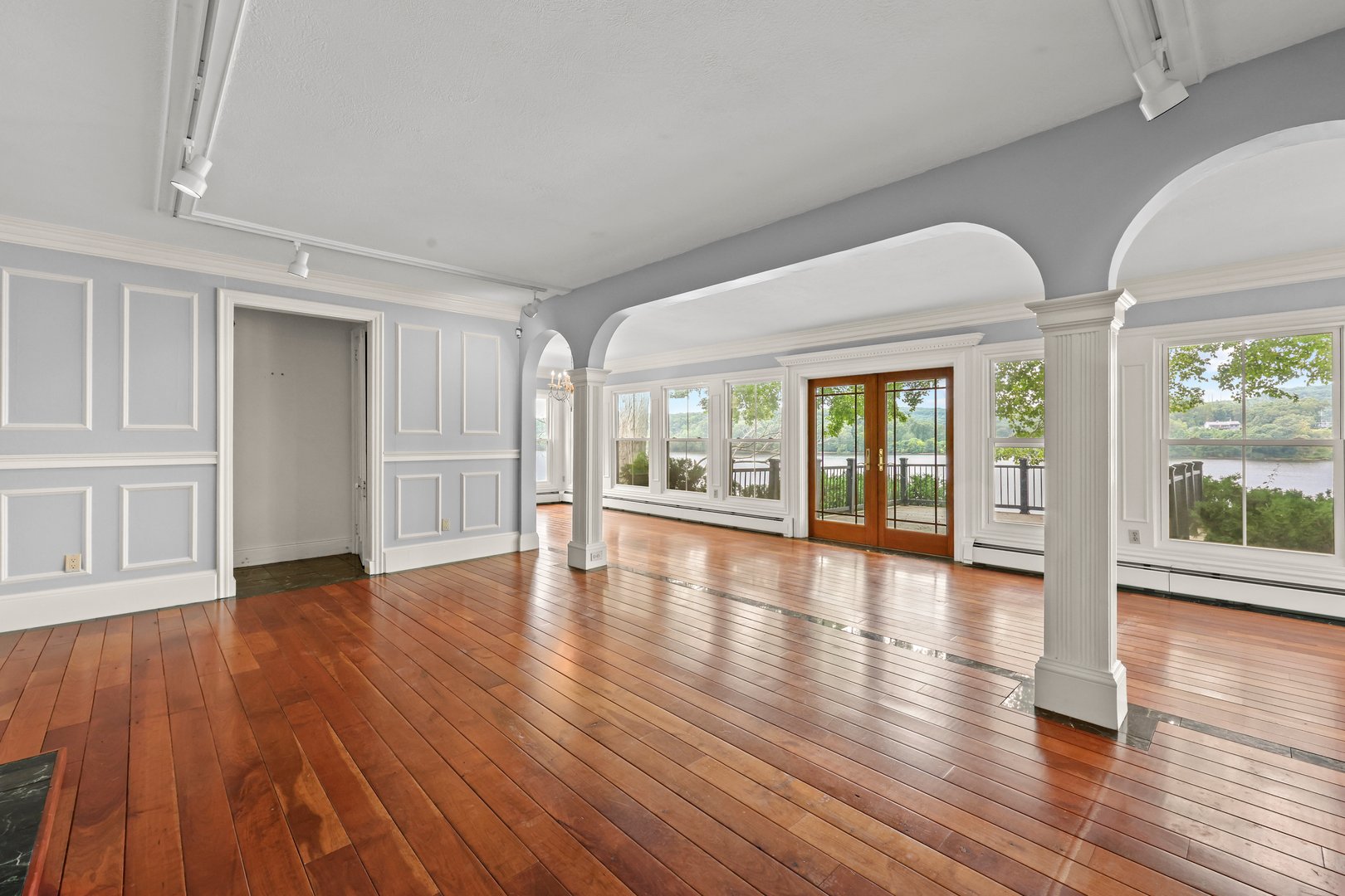 77 Main Street Photo 7