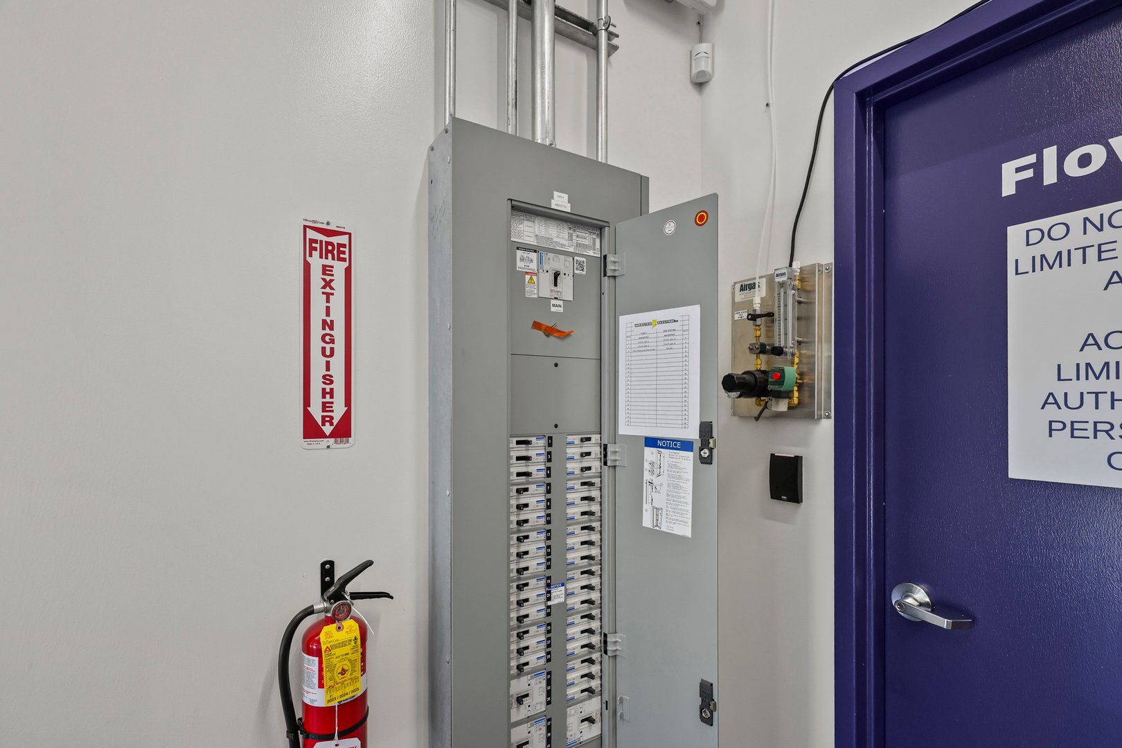 700 S Main St Photo 14