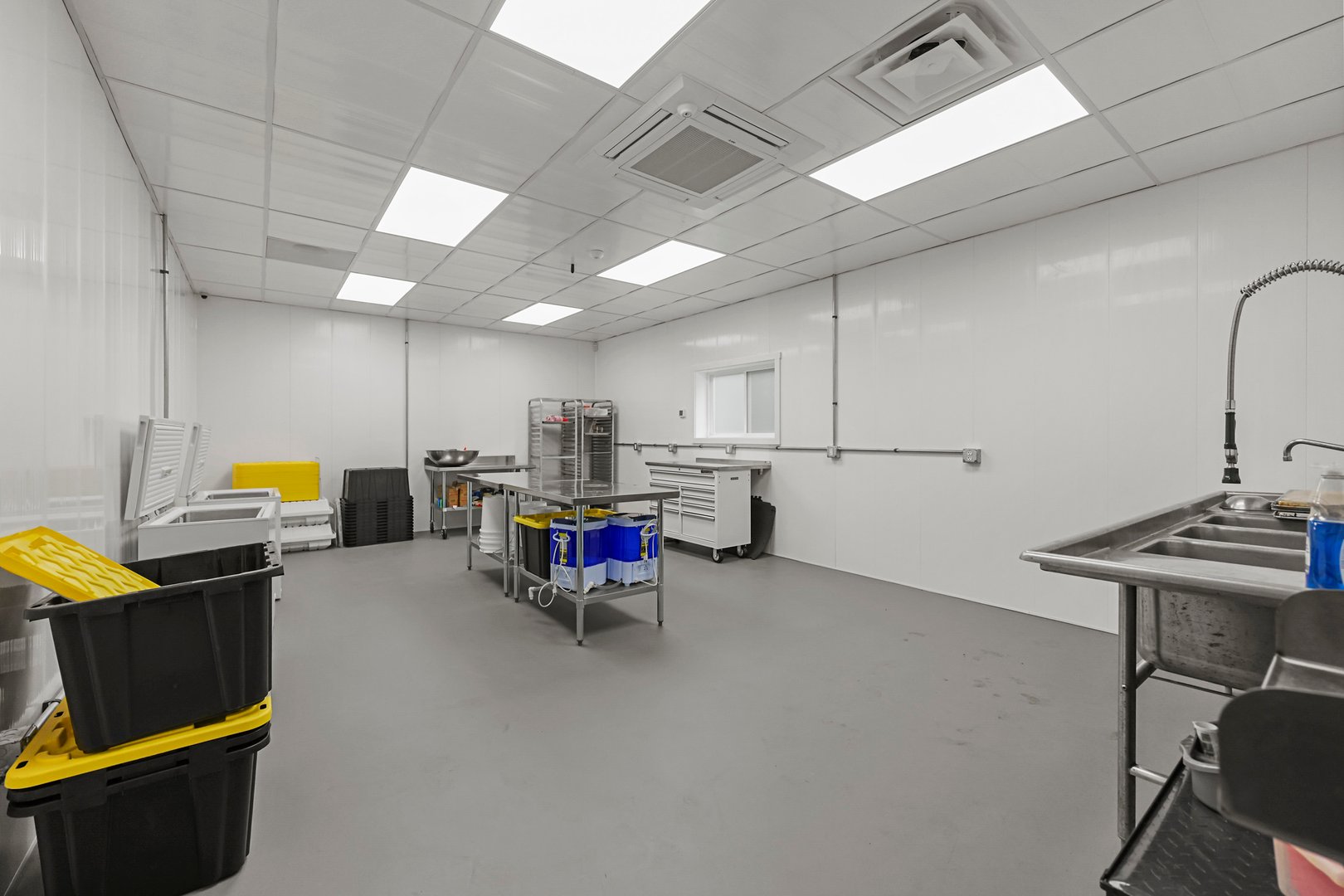 700 S Main St Photo 32