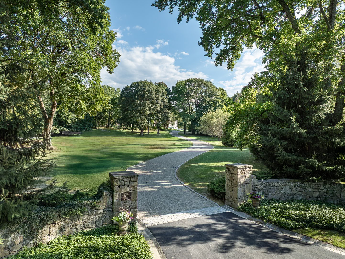 18 Tokeneke Trail Photo 2