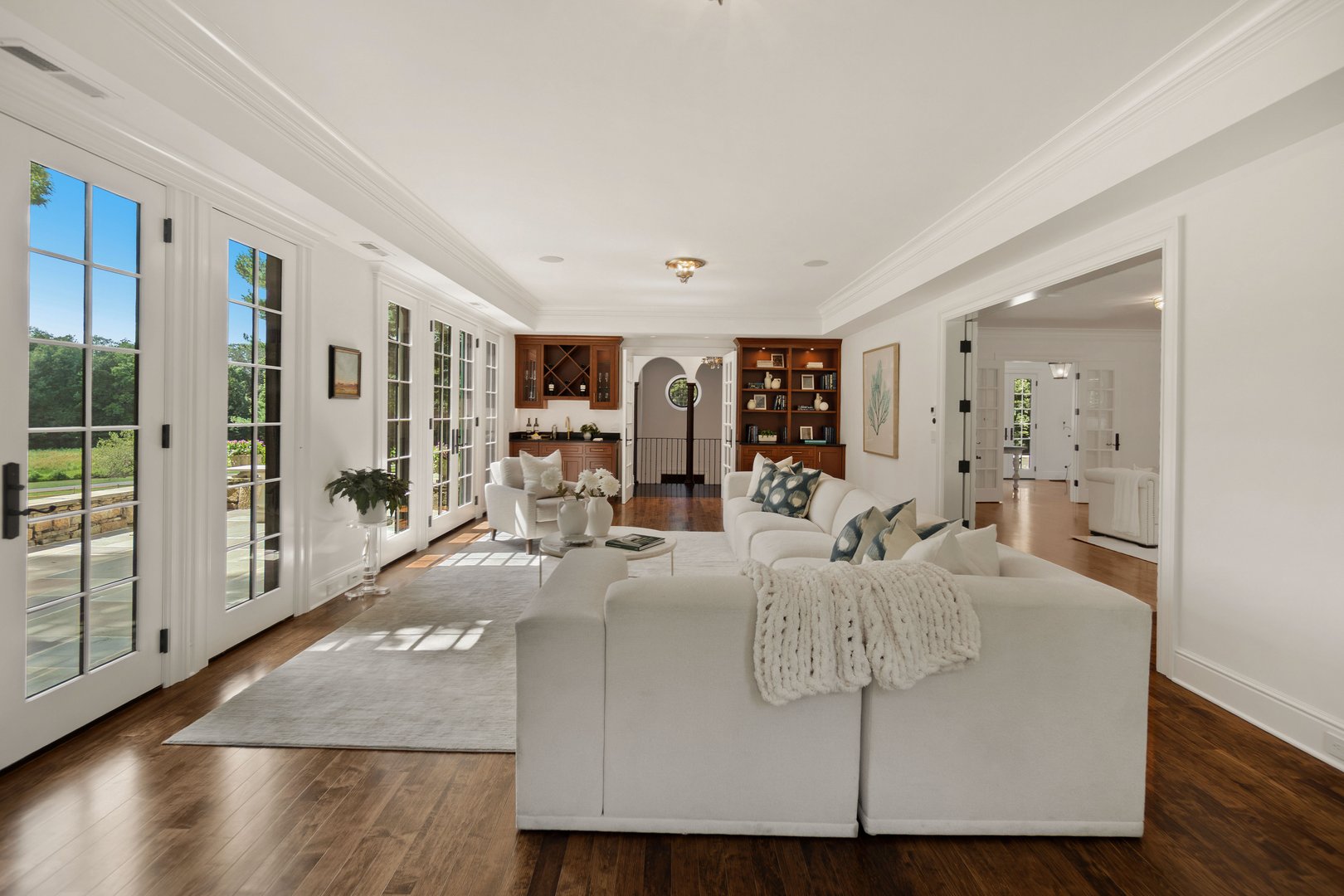 18 Tokeneke Trail Photo 9